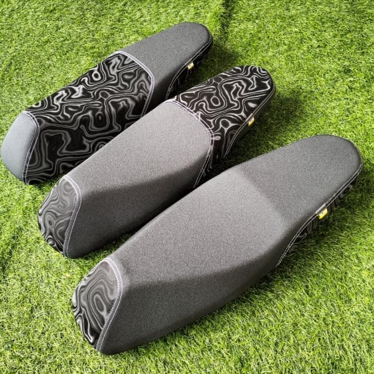 Wave pattern scooter seat set